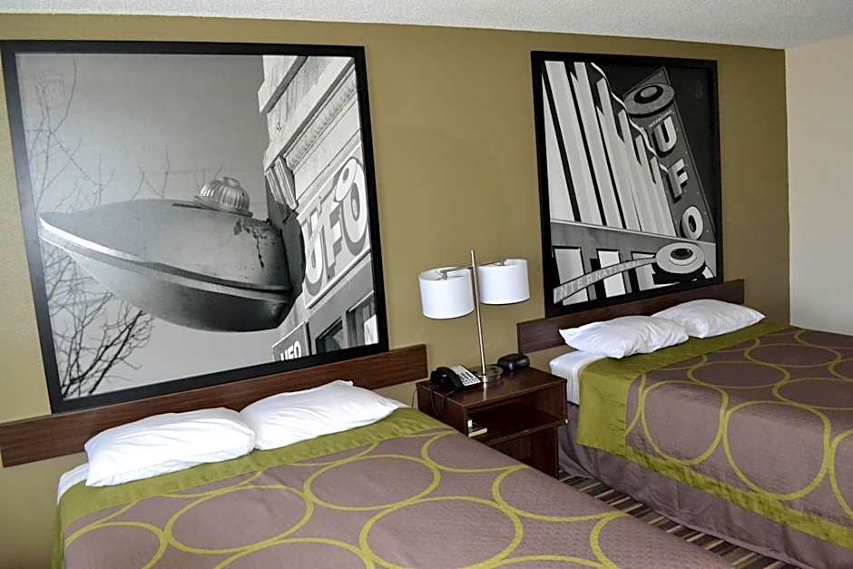 Super 8 by Wyndham Roswell