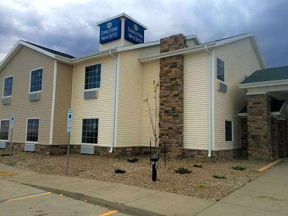 Cobblestone Inn & Suites Steele
