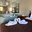 6267 Persepolis Inn