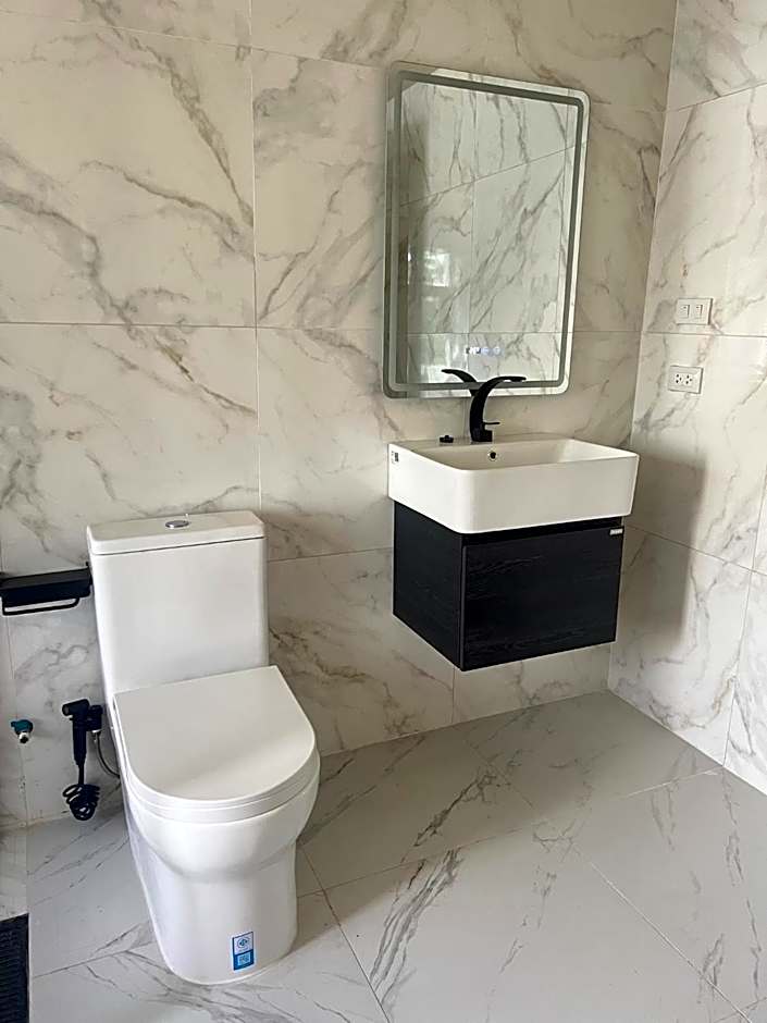 V20 Boutique Jacuzzi Hotel