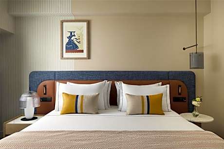 Deluxe room with view with Extra Bed (2 Ad + 1 Ch)