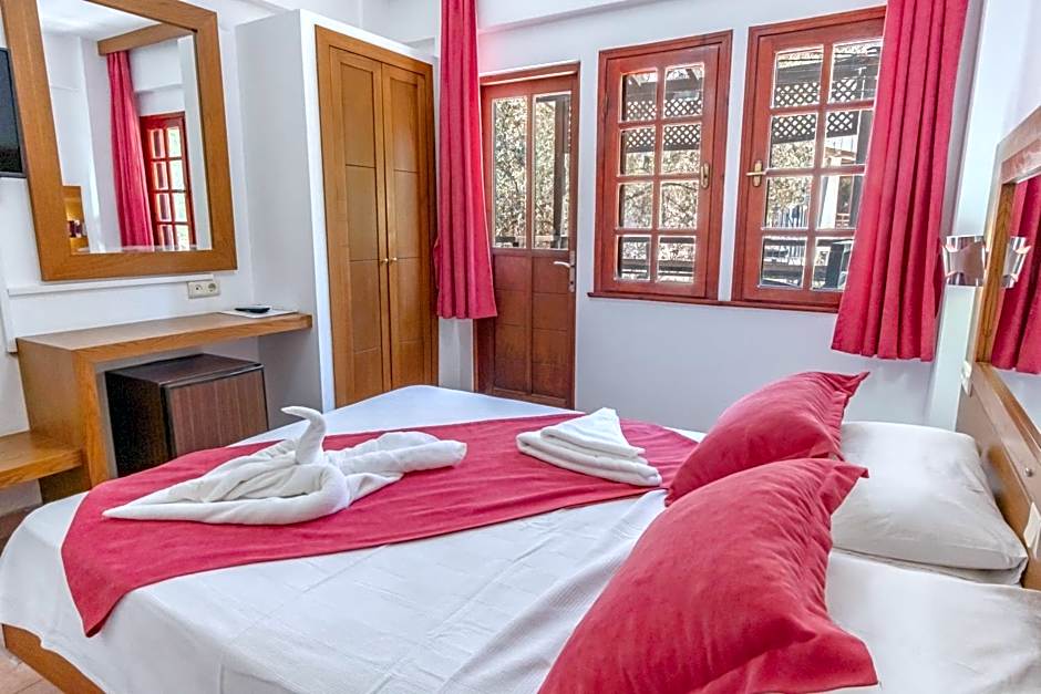 Club Pink Palace Hotel