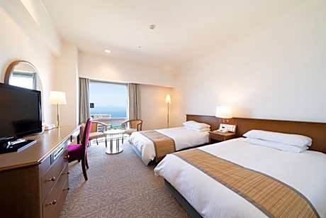 Standard Twin Room with Sea View - Non-Smoking