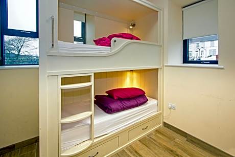 6-Bed Mixed Dormitory Room