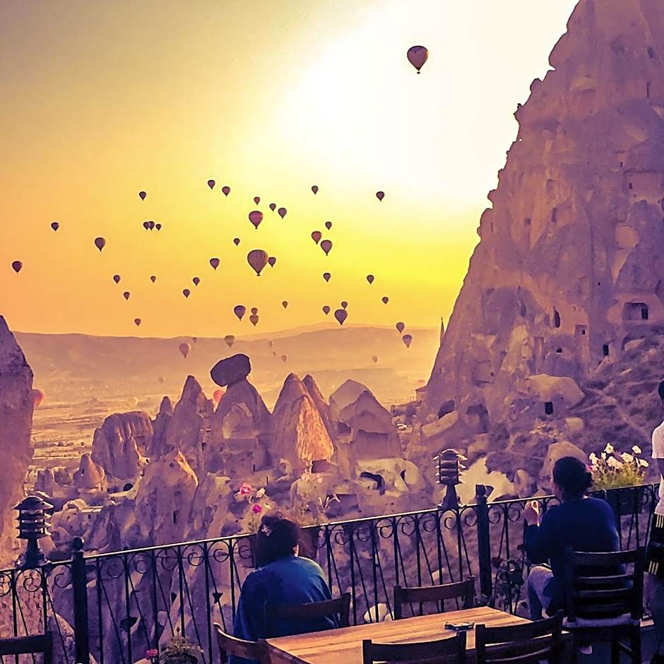 Caldera Cave Hotel