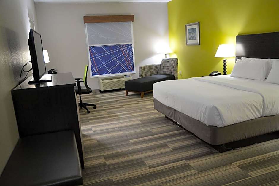 Holiday Inn Express & Suites Caryville By IHG