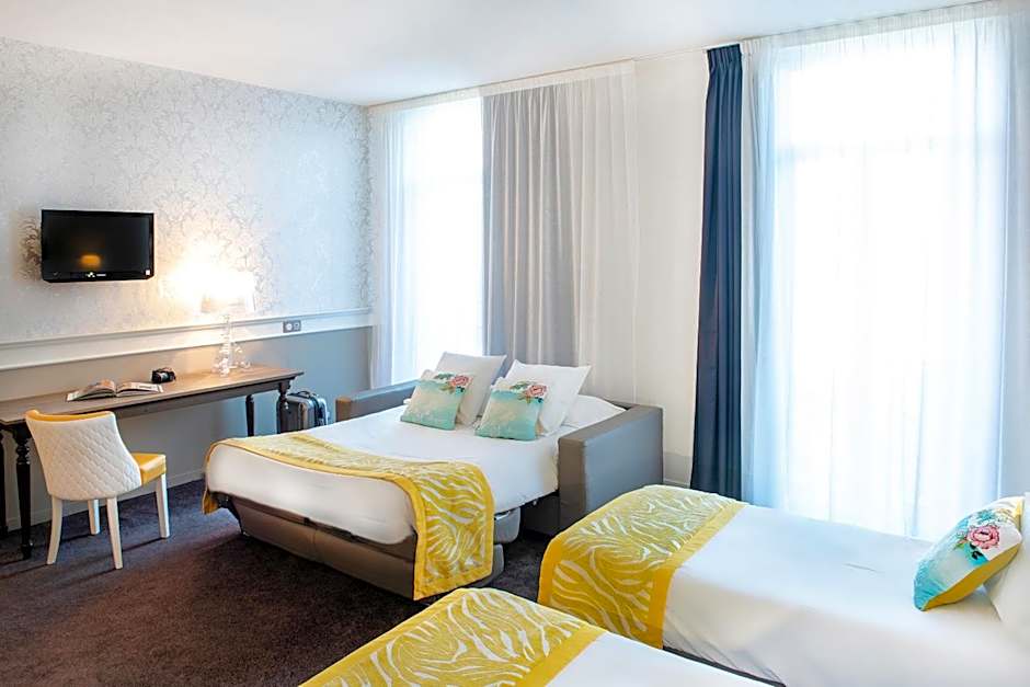 Photo 1 of 4 of Family Suite