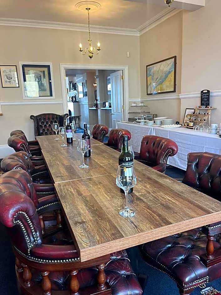 Royal Temple Yacht Club, Bar & Hotel, Pet Friendly!