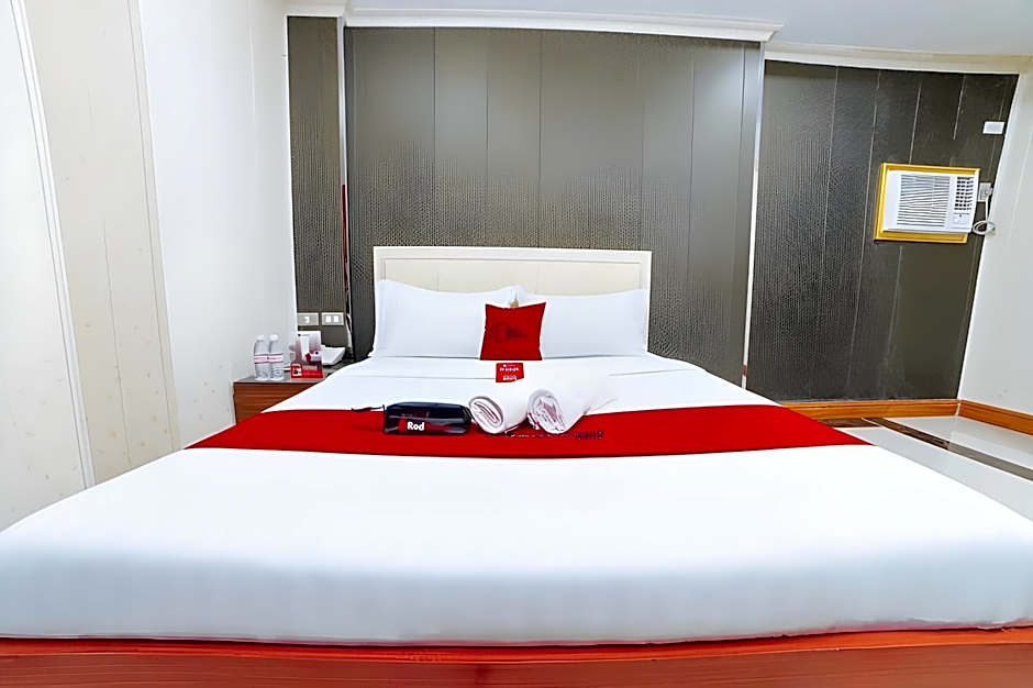 RedDoorz Plus at Winter Benitez