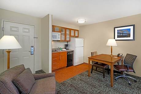 One-Bedroom King Suite