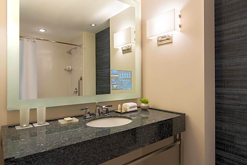 Renaissance by Marriott Schaumburg Convention Center Hotel