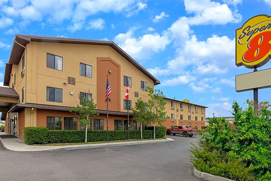 Super 8 by Wyndham Butte MT