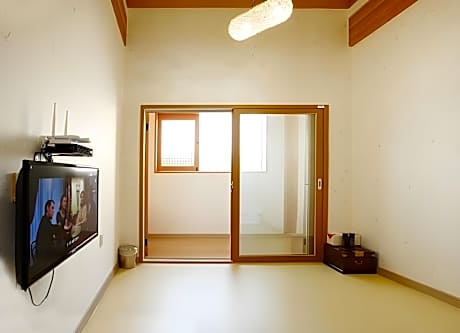 Deluxe Ondol Room