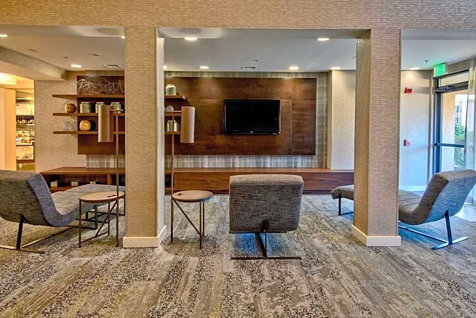 Courtyard by Marriott Chicago St. Charles