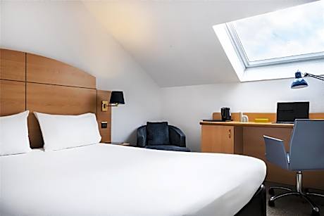 Standard Room Top Floor - 1 Double Bed
