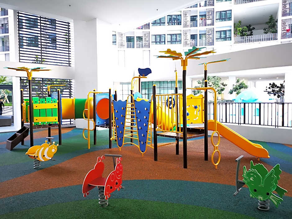 Roomspace Suites @ I-City Theme Park