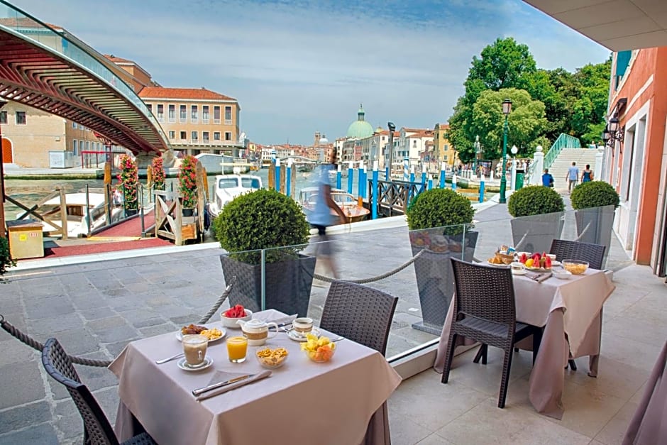 Hotel Santa Chiara