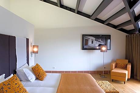 Double Room with Extra Bed (3 Adults)