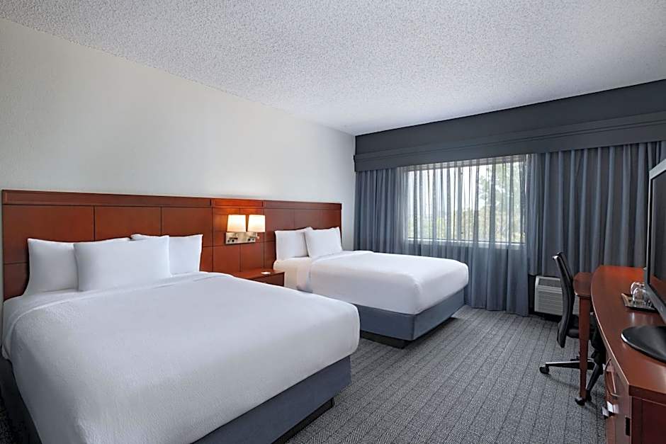 Courtyard by Marriott Dallas Arlington/Entertainment District