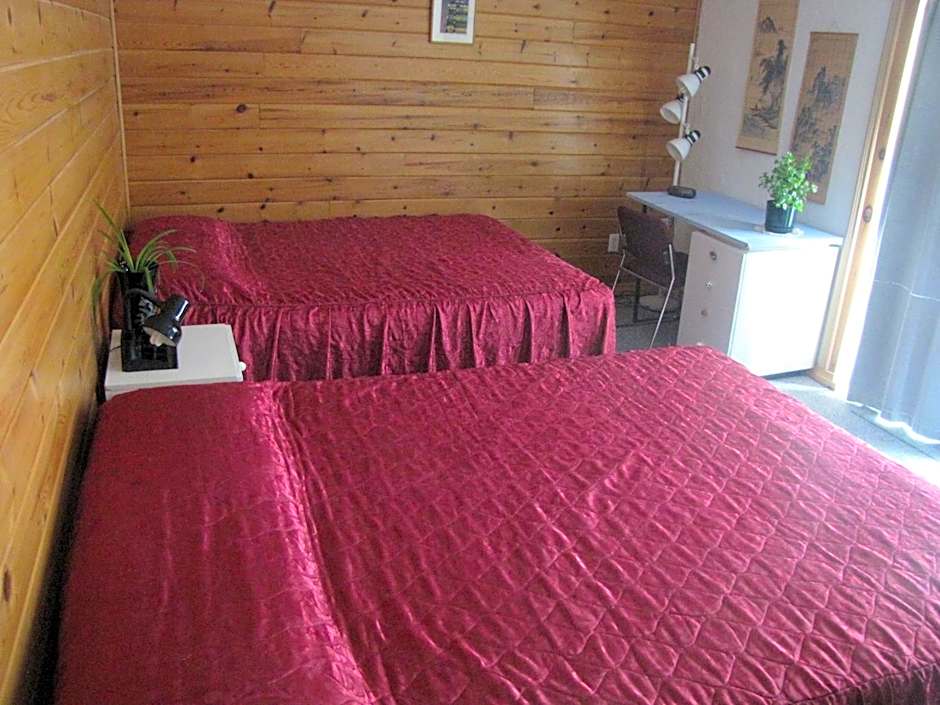 Quiet Bay Inn & Café