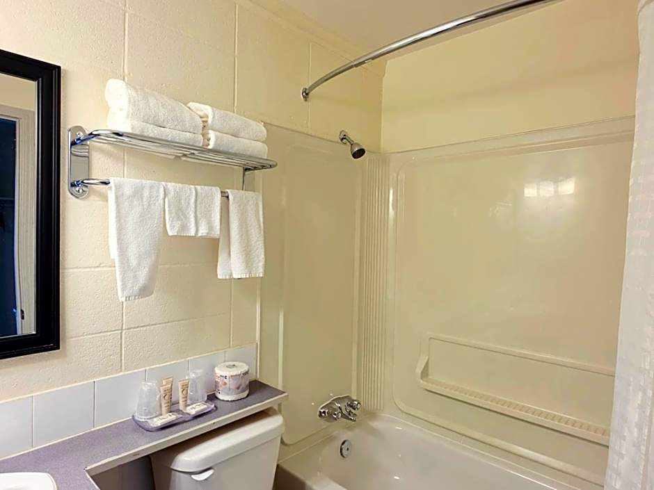 Canadian Motor Inn