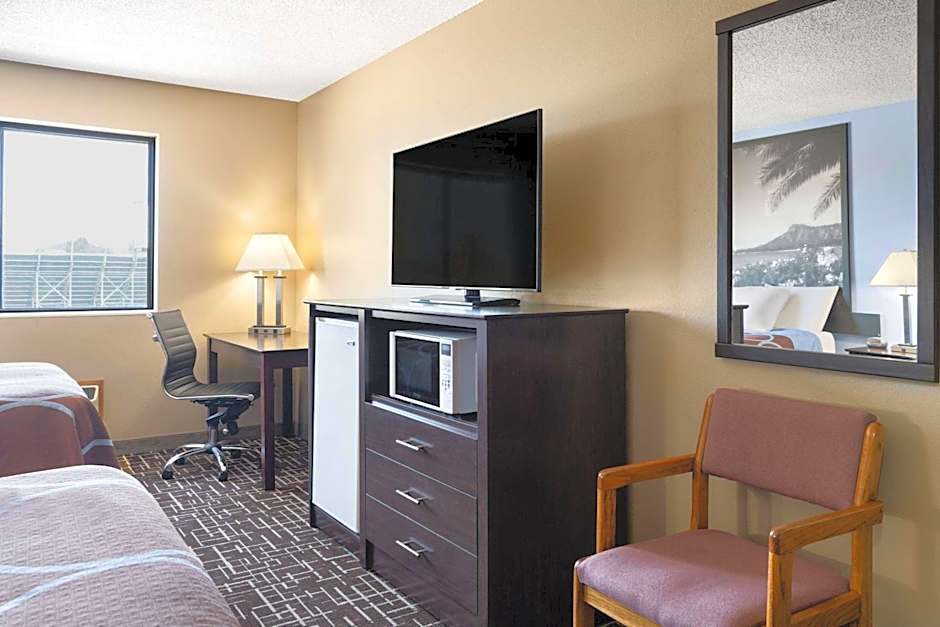 Super 8 by Wyndham Dyersville