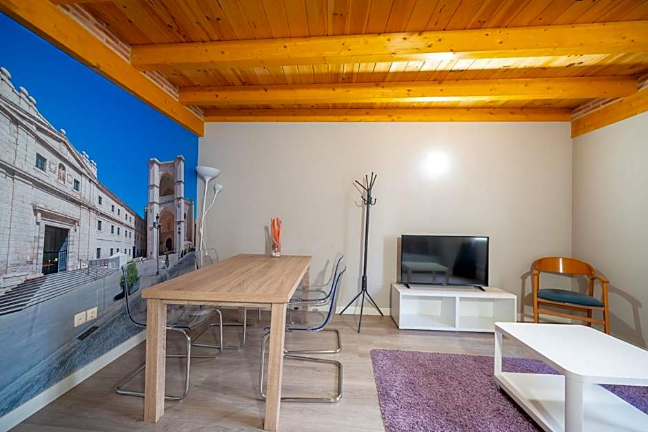 Apartamentos GO - Leopoldo Cano Center