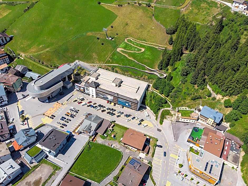 GIGGI Tenne Studios