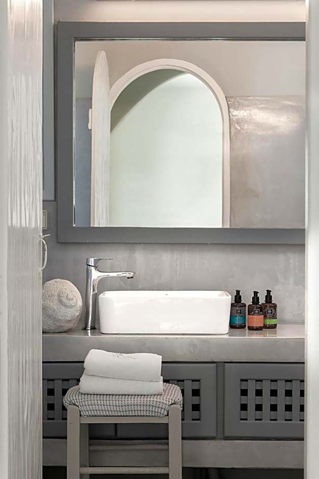 Blue Dolphins Apartments