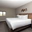 Travelodge by Wyndham Grande Prairie