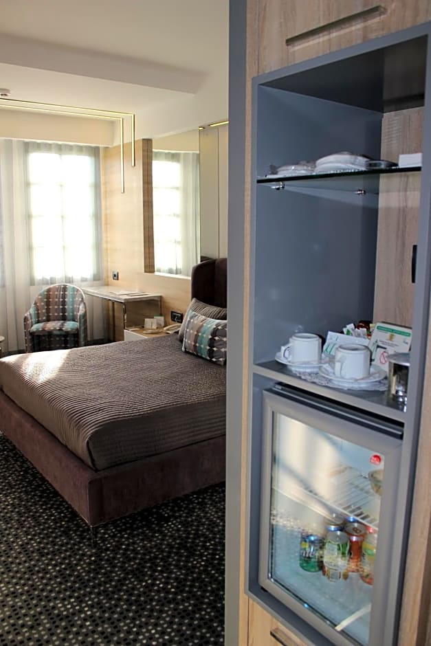 Photo 1 of 19 of Standard Double Room