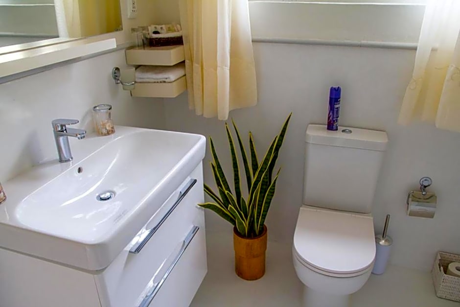 Milkwood Manor on Sea