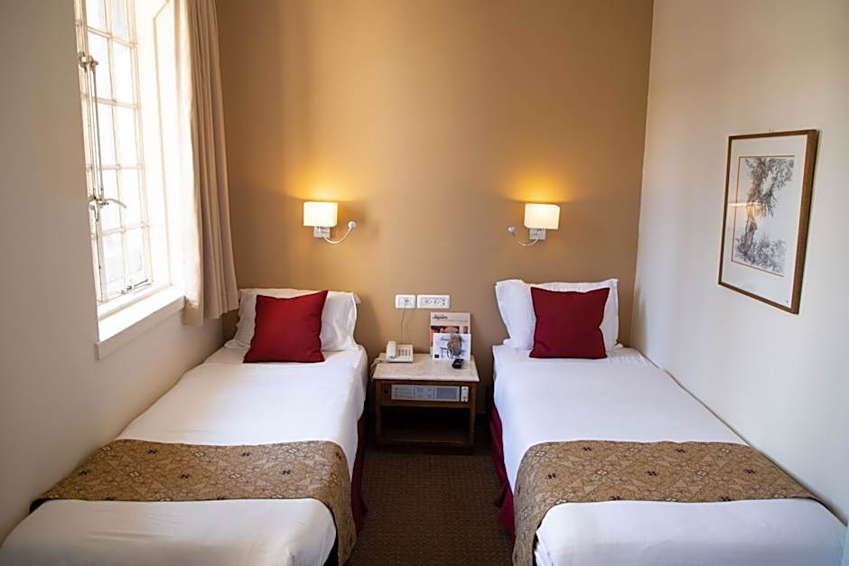Ymca Three Arches Hotel