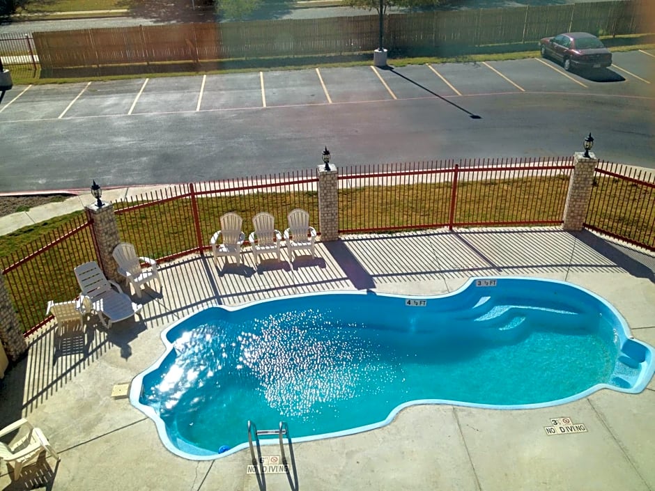 Howard Johnson by Wyndham Lubbock TX