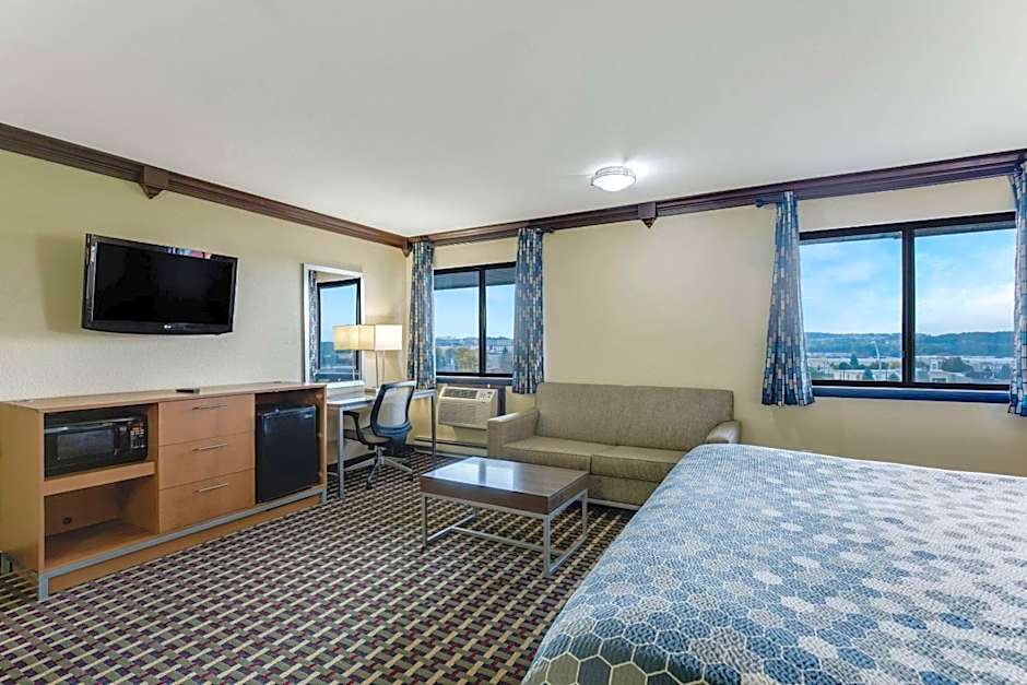 Econo Lodge Madison East