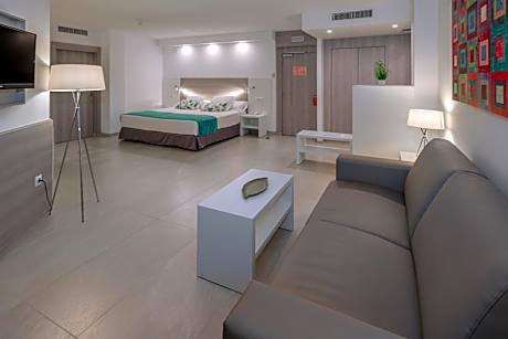 Junior Suite with Pool View
