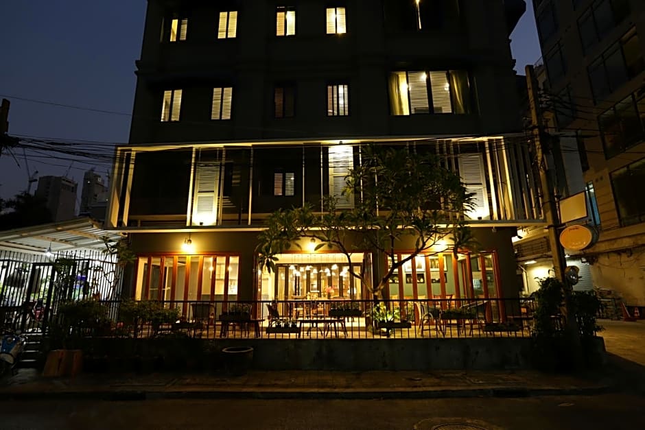 Nandha Hotel