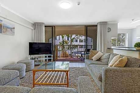 Superior 3 Bedroom Apartment