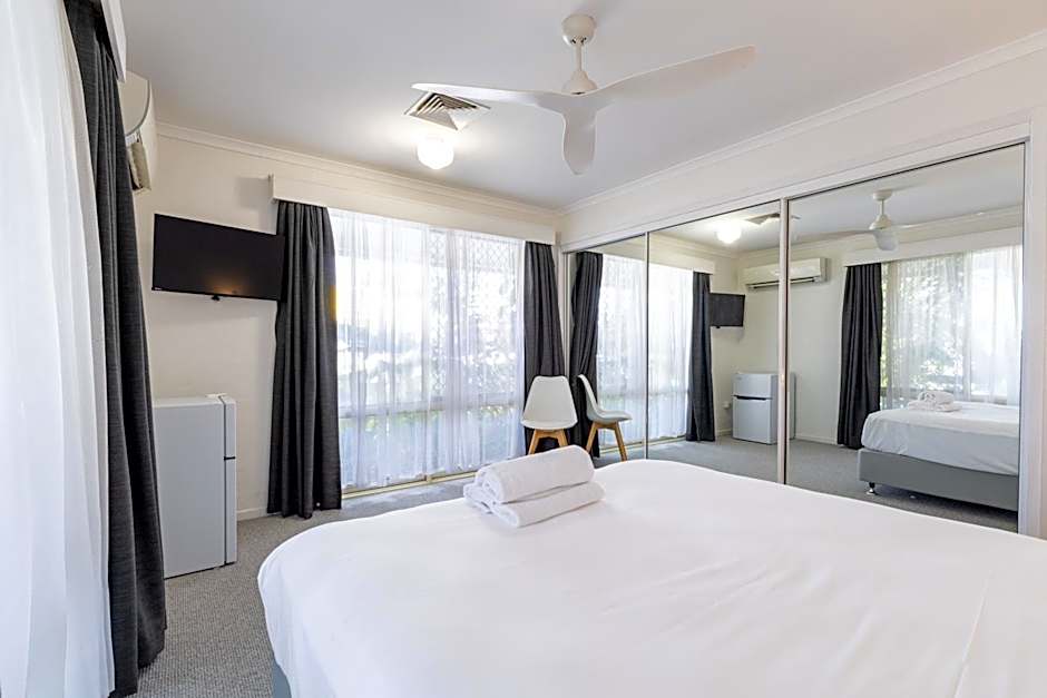 Photo 1 of 11 of Double Room with Shared Bathroom