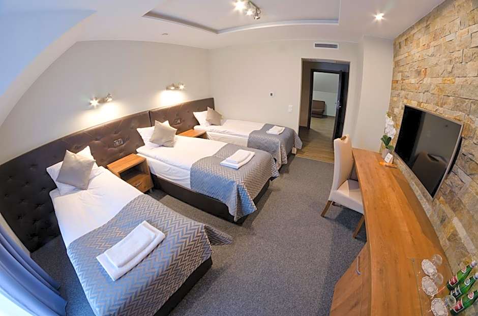 Triple Room with Private Bathroom — 6 fotoğraftan 1. fotoğraf