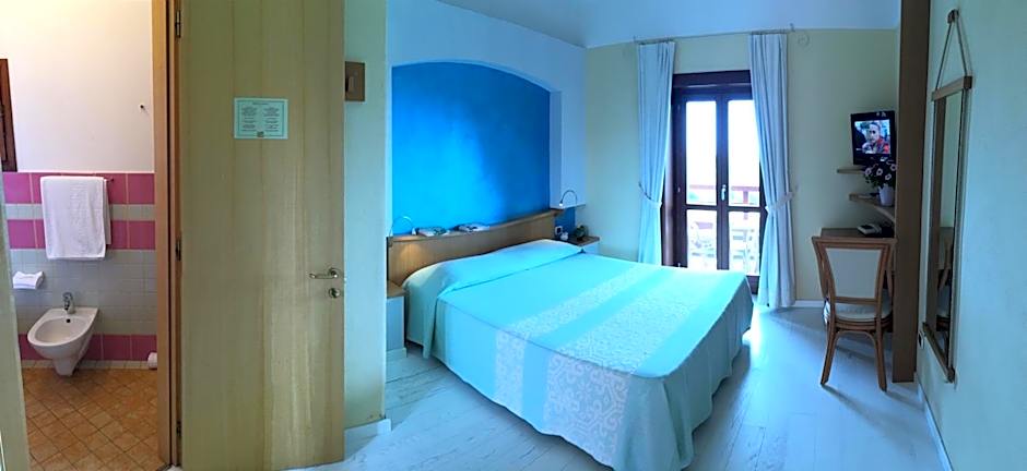 Photo 1 of 7 of Double Room