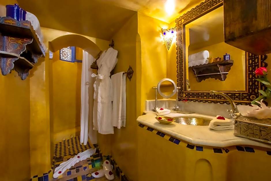 Riad Kaiss By Anika