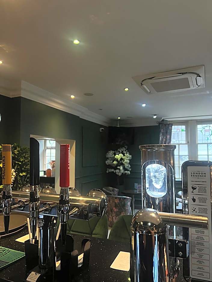 The Popinjay Hotel