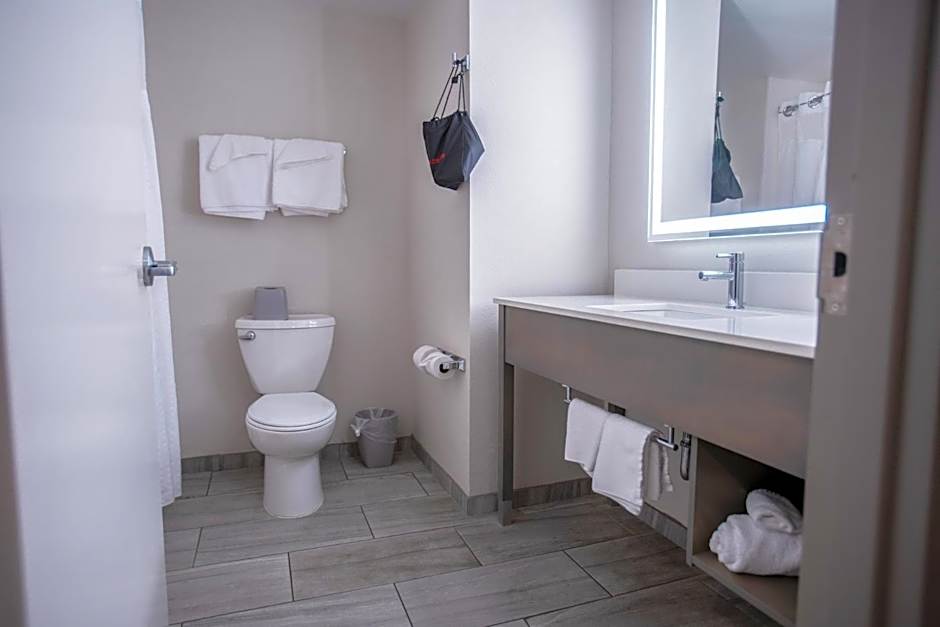 Holiday Inn Express Pembroke By IHG