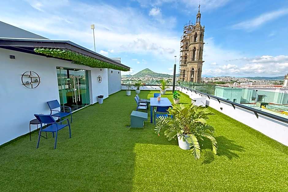 Hotel Fray Junipero Serra