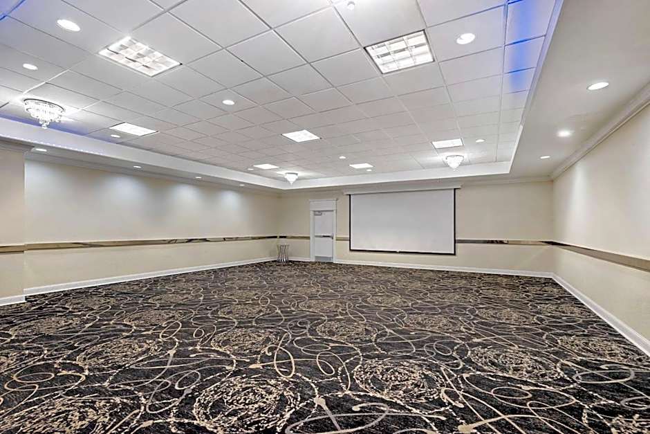 Clarion Inn Des Moines Airport