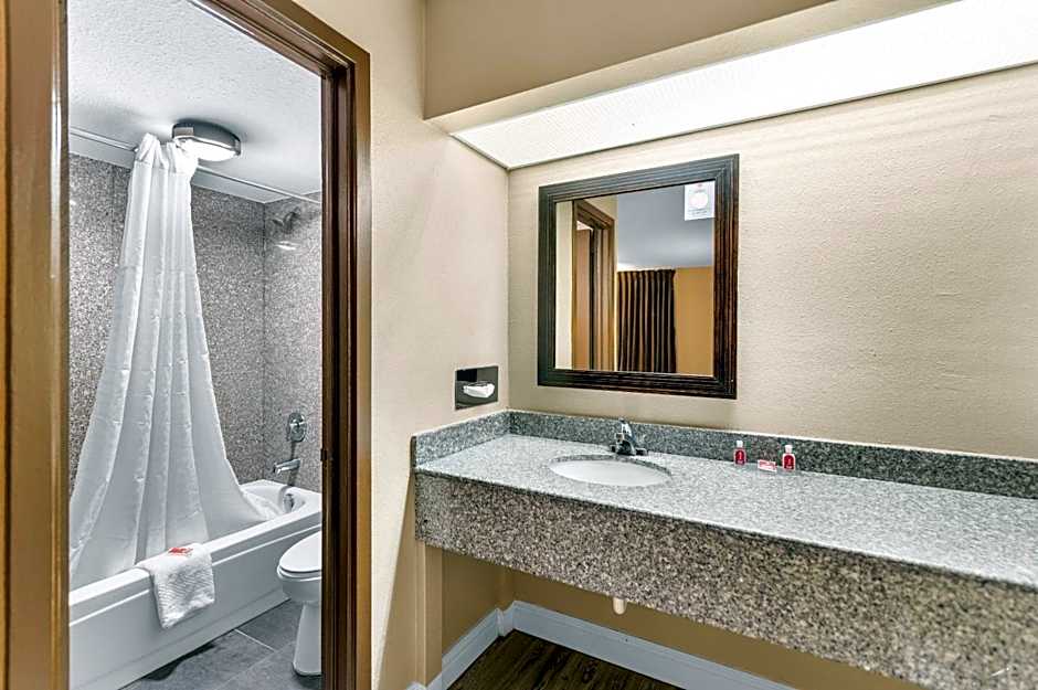 Econo Lodge Texarkana I-30