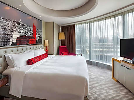 Junior King Suite