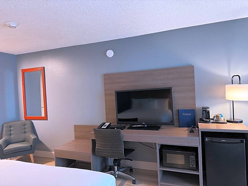 Anchor Inn and Suites