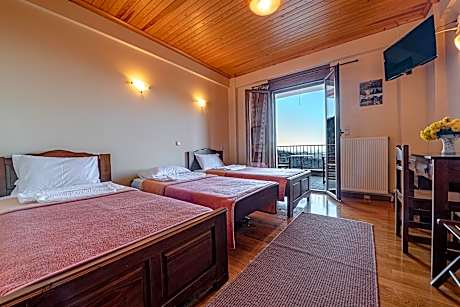 Triple Room with Bathroom